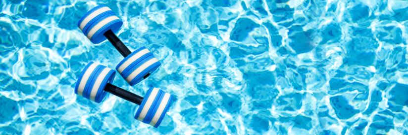 Bildauschnitt Hanteln im Wasser